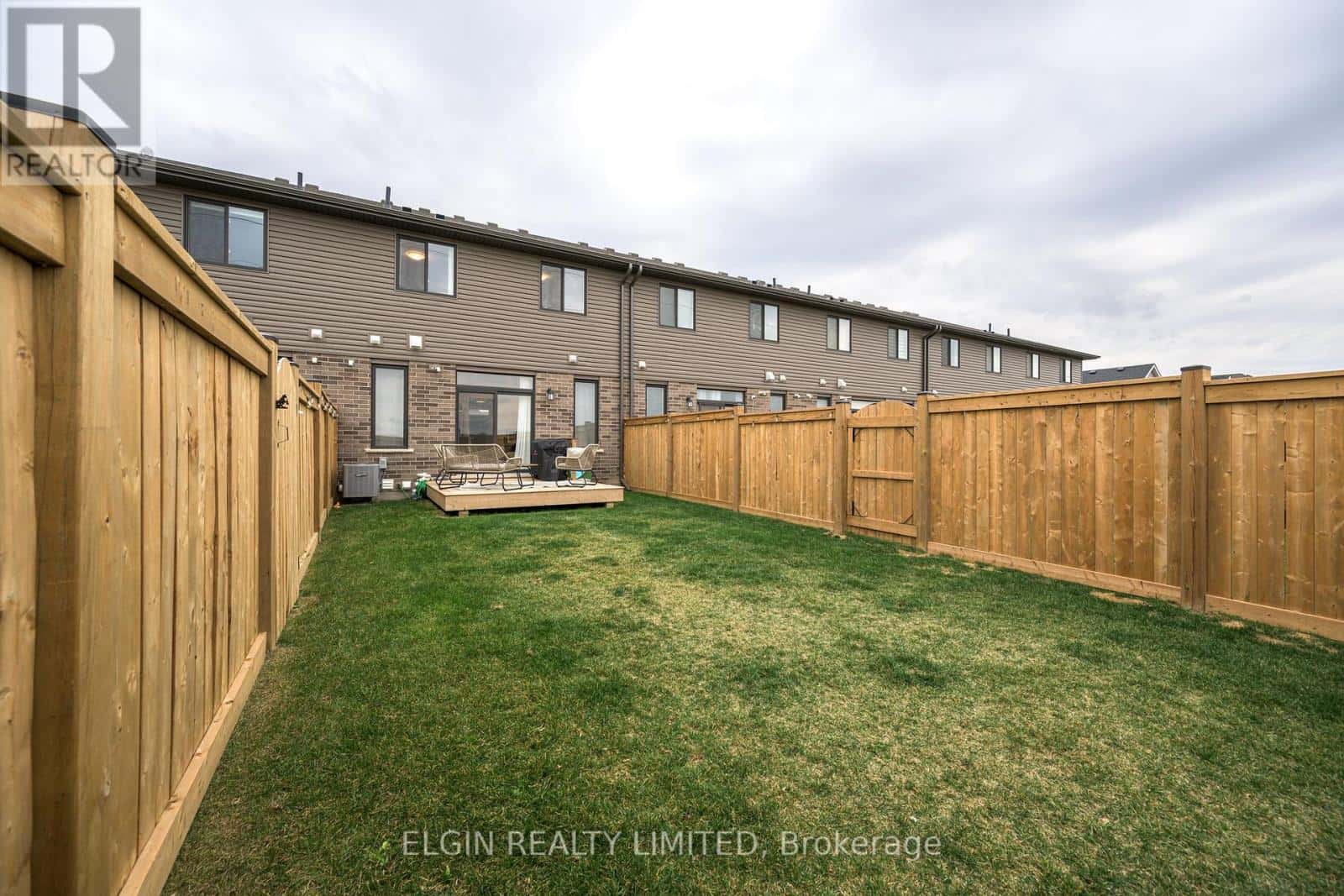 33 EVYLEAN COURT — St. Thomas, Ontario - Photo 3 of 31