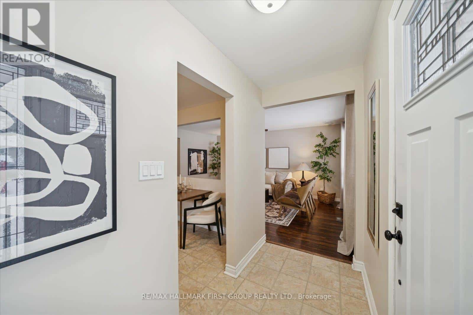 553 HARMONY ROAD S — Oshawa (Donevan), Ontario - Photo 5 of 46