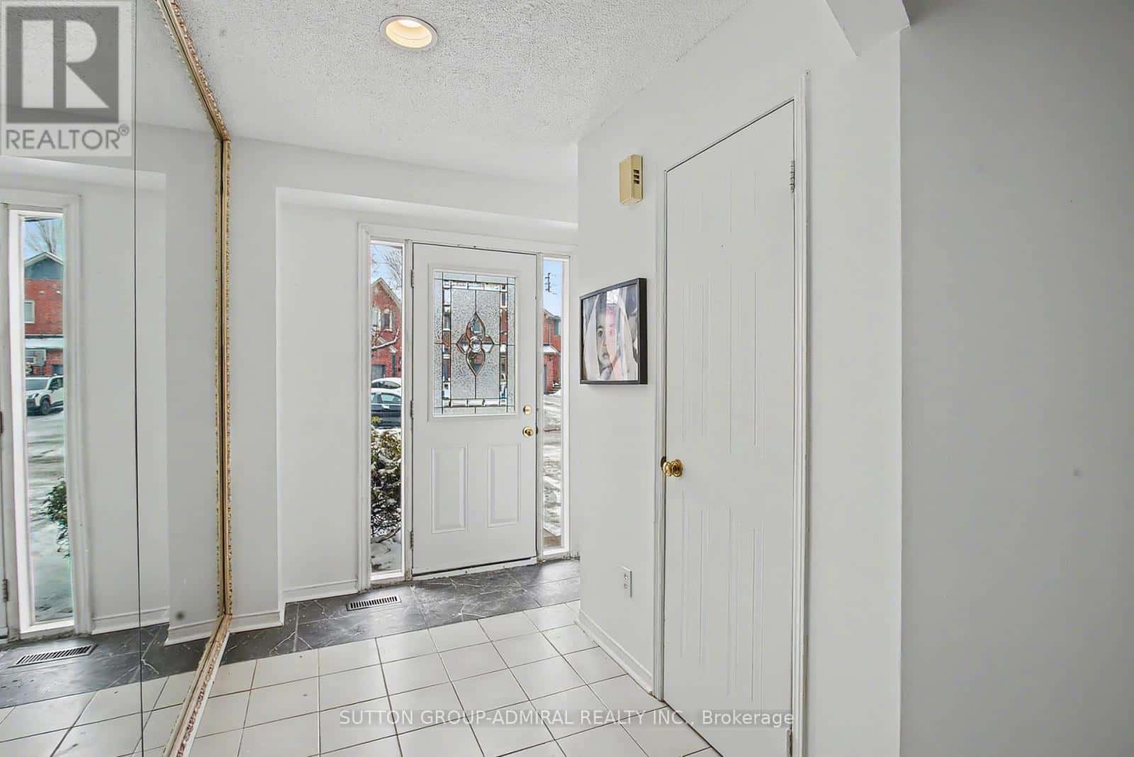 76 BEAUMONT PLACE — Vaughan (Uplands), Ontario - Photo 2 of 25