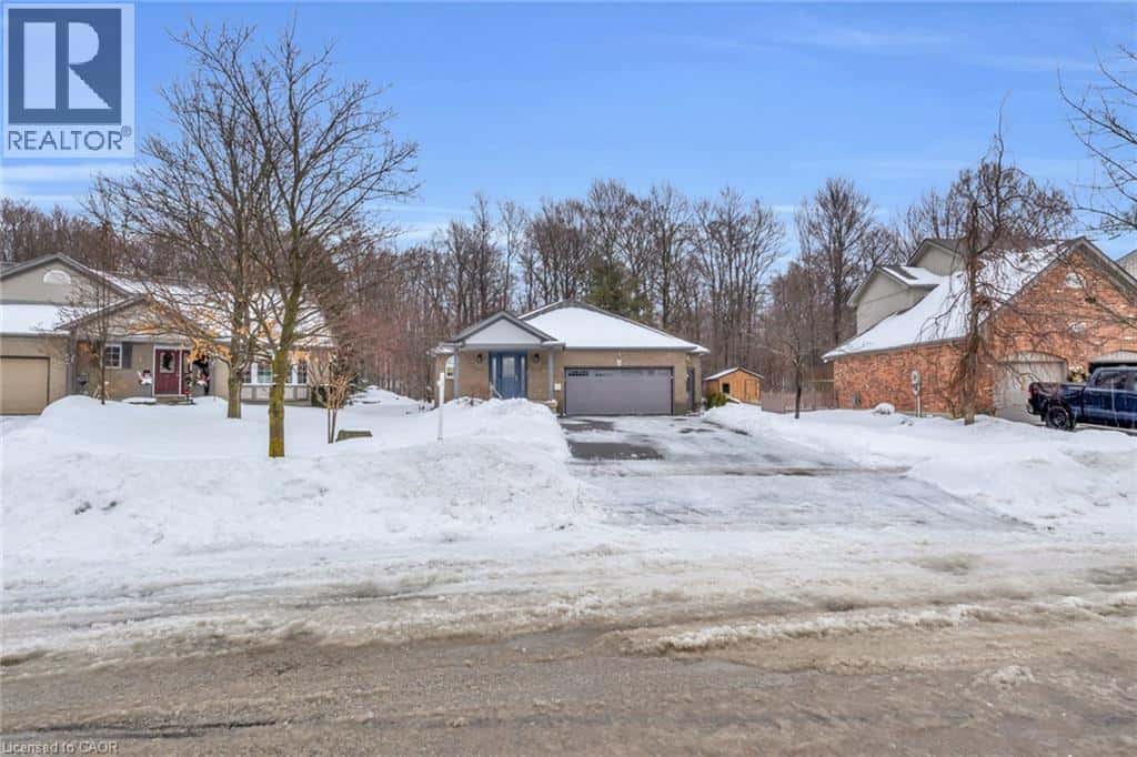 13 BURLWOOD Drive — Elmira, Ontario - Photo 3 of 48