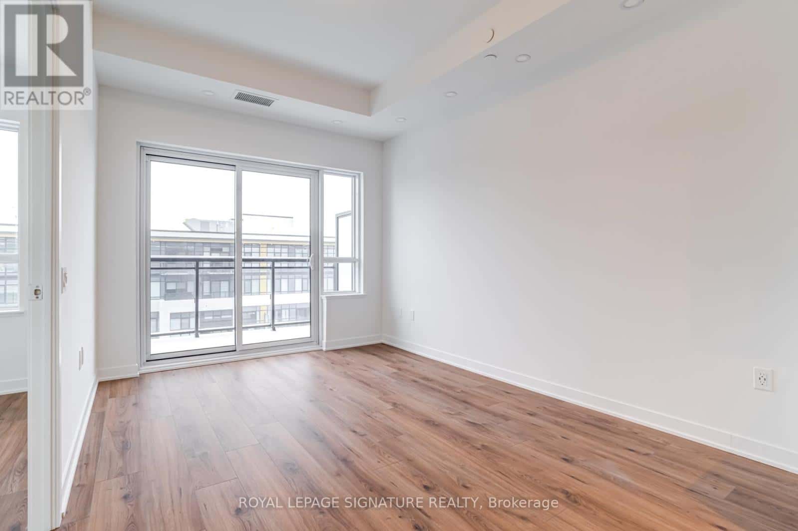 PH20 - 395 DUNDAS STREET W — Oakville (GO Glenorchy), Ontario - Photo 5 of 15