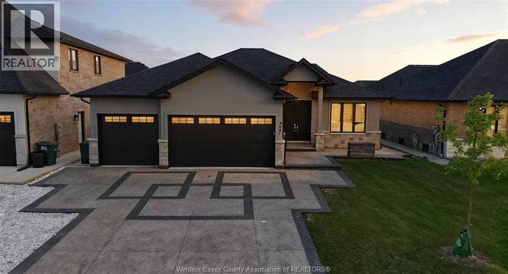 1541 CLEARWATER AVENUE — Windsor, Ontario - Main photo