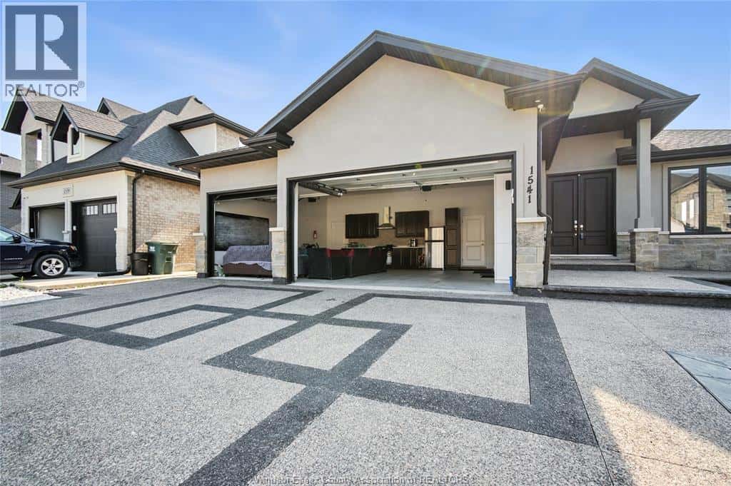 1541 CLEARWATER AVENUE — Windsor, Ontario - Photo 5 of 32