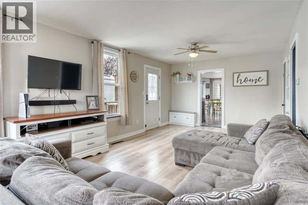 75 ORANGE STREET — Leamington, Ontario - Photo 4 of 28