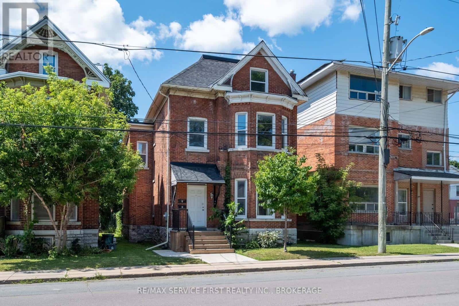 392 ALFRED STREET — Kingston (East of Sir John A. Blvd), Ontario - Photo 4 of 43