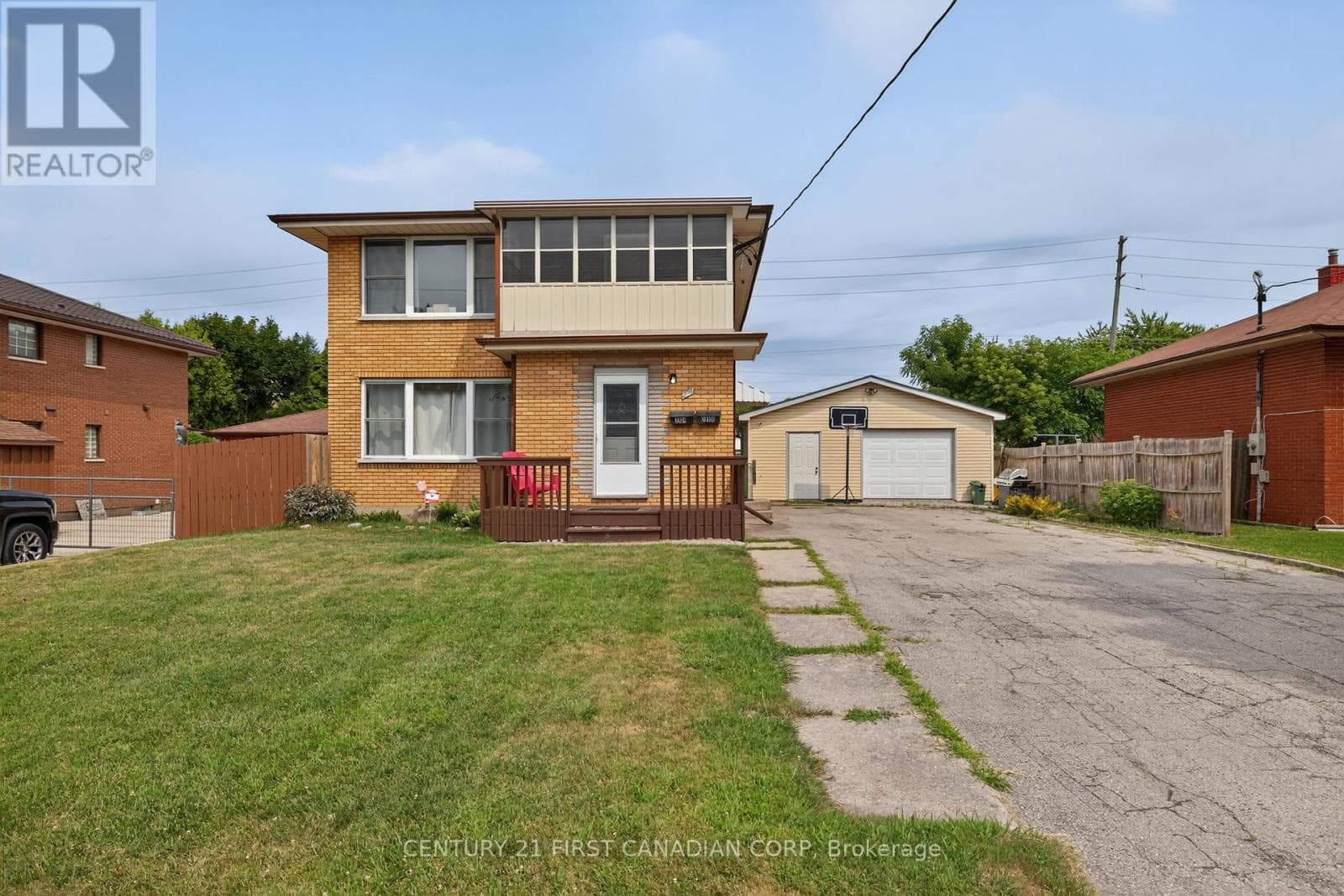 204 BURNSIDE DRIVE — London East (East I), Ontario - Main photo