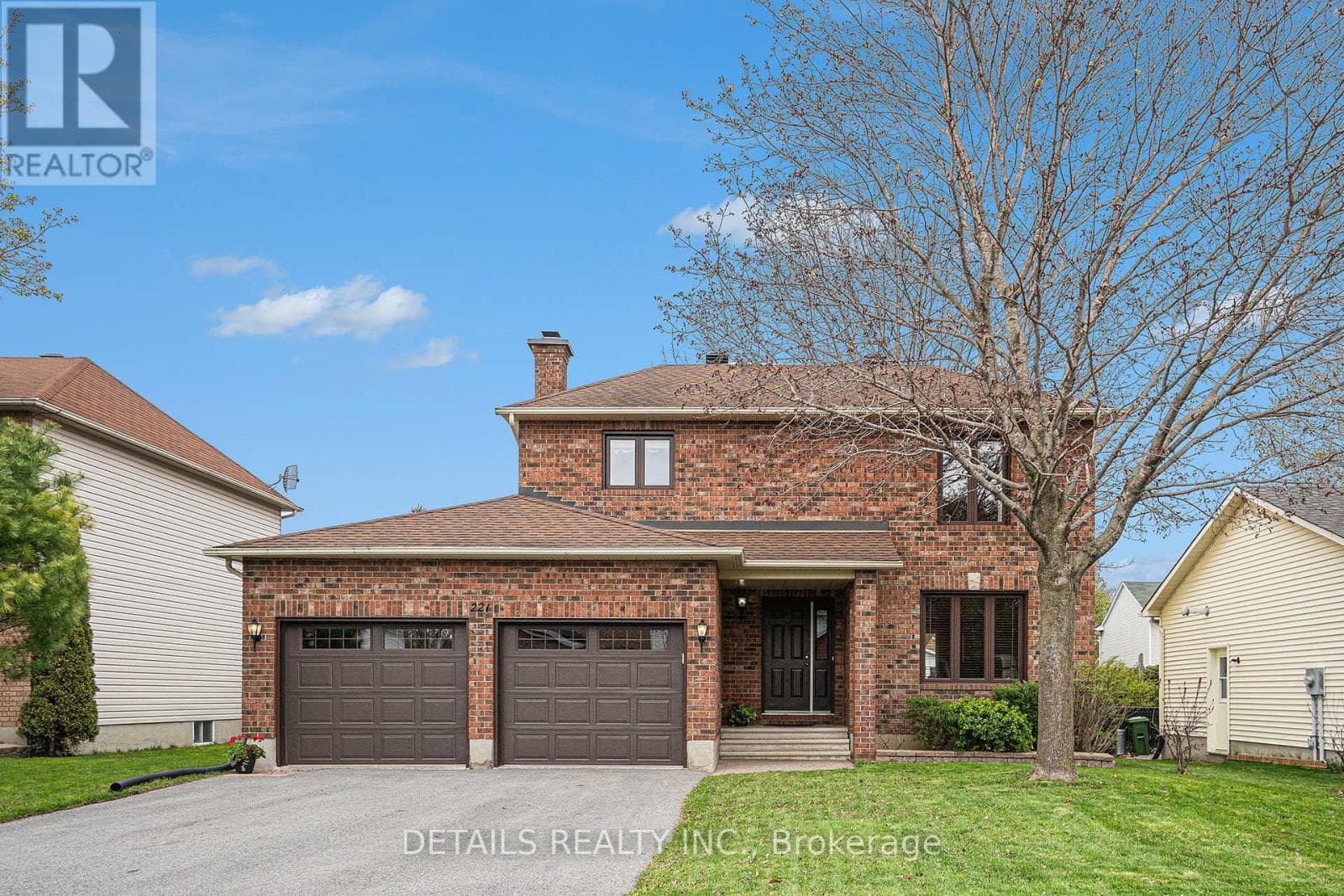 221 MACDOUGALL STREET — Russell, Ontario - Main photo