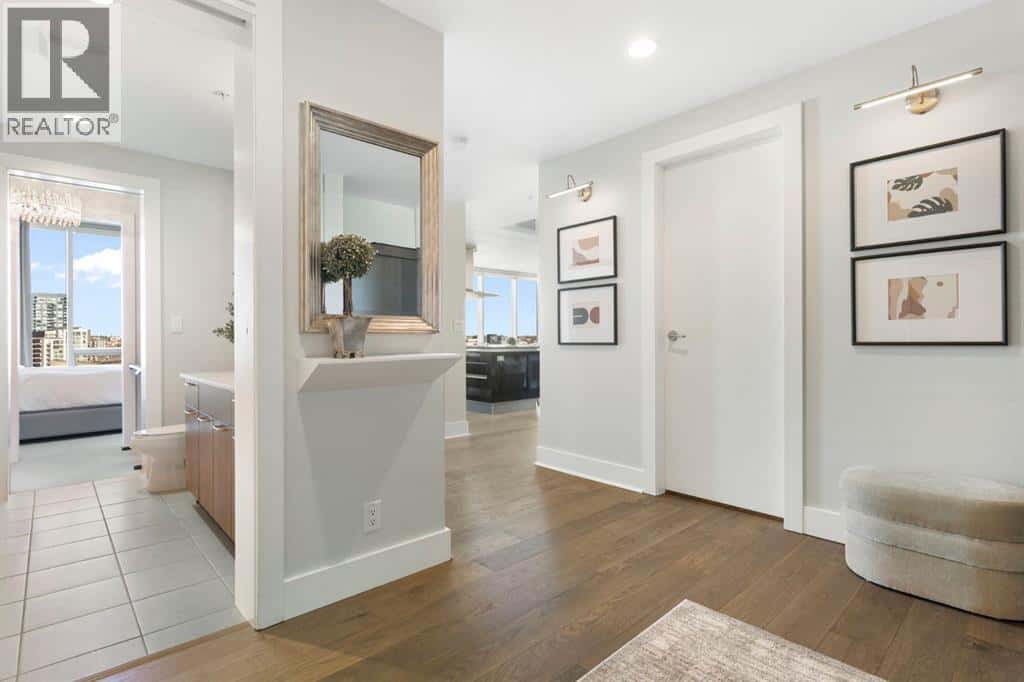 1601, 433 11 Avenue SE — Calgary, Alberta - Photo 4 of 33