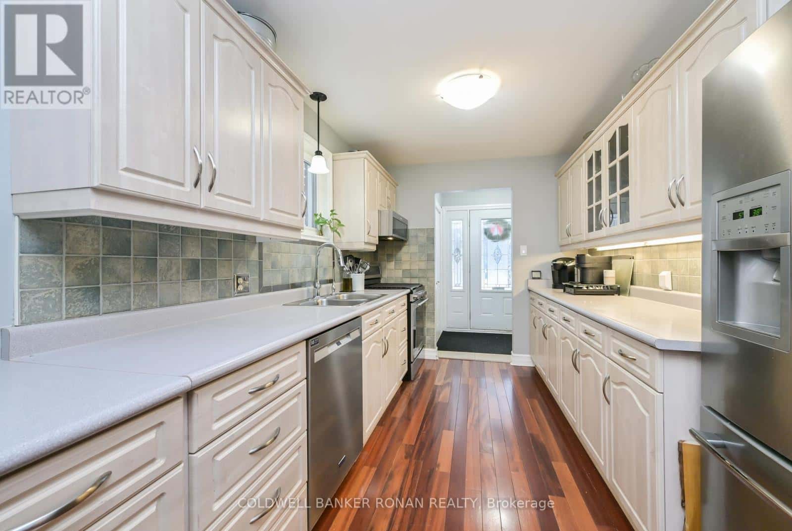 61 DONER STREET — New Tecumseth (Alliston), Ontario - Photo 4 of 34