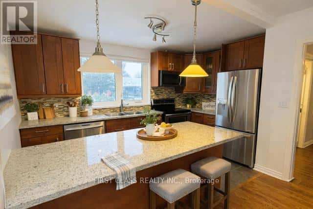 48 OVERTON CRESCENT — Toronto (Banbury-Don Mills), Ontario - Photo 5 of 20