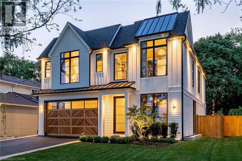 331 MACDONALD Road — Oakville, Ontario - Photo 2 of 39