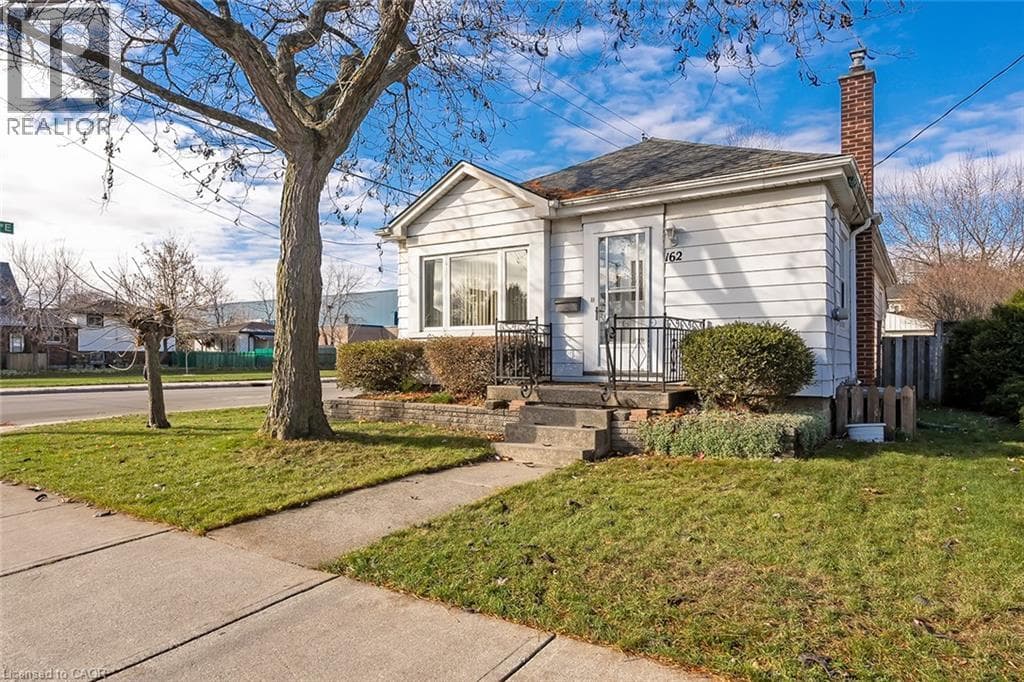 162 EAST 18TH Street — Hamilton, Ontario - Main photo