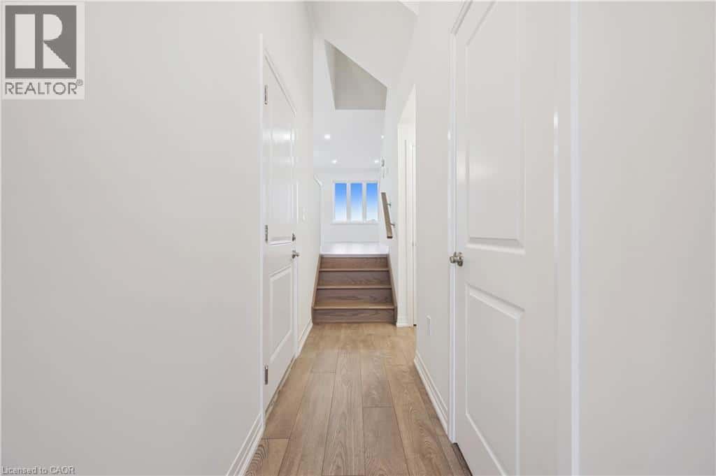 107 WINTER WREN Crescent — Kitchener, Ontario - Photo 5 of 39