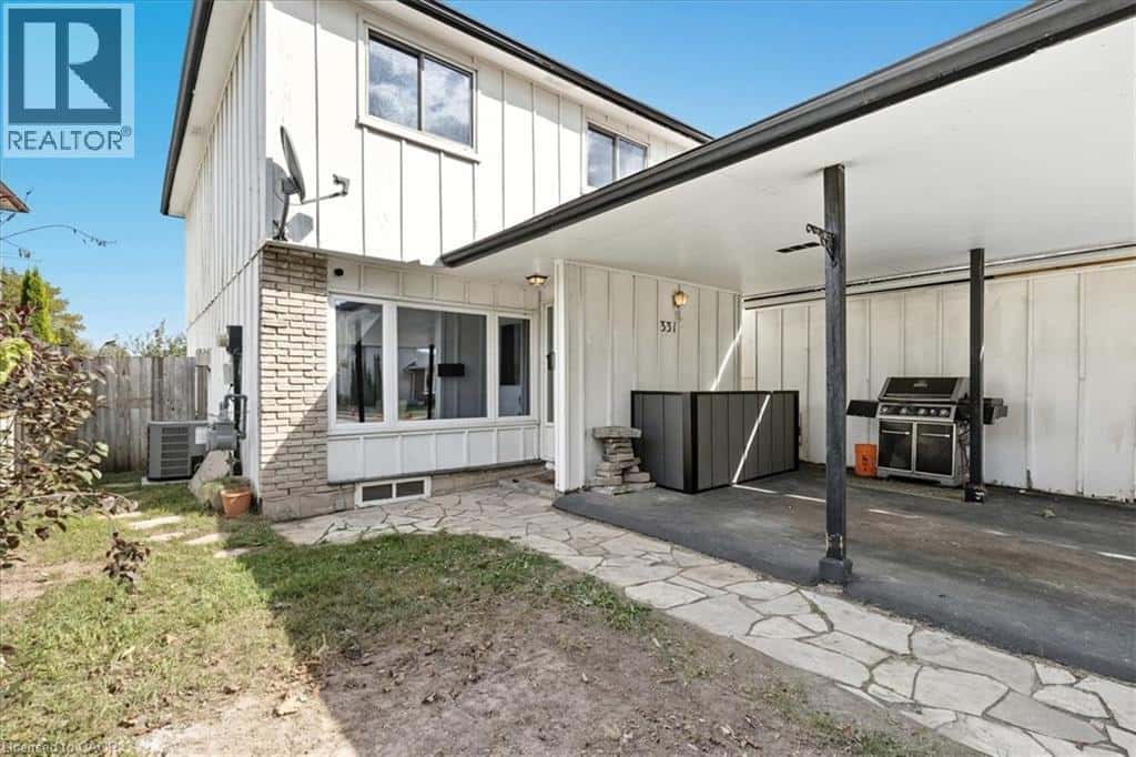 331 PRESTON Parkway — Cambridge, Ontario - Photo 3 of 33