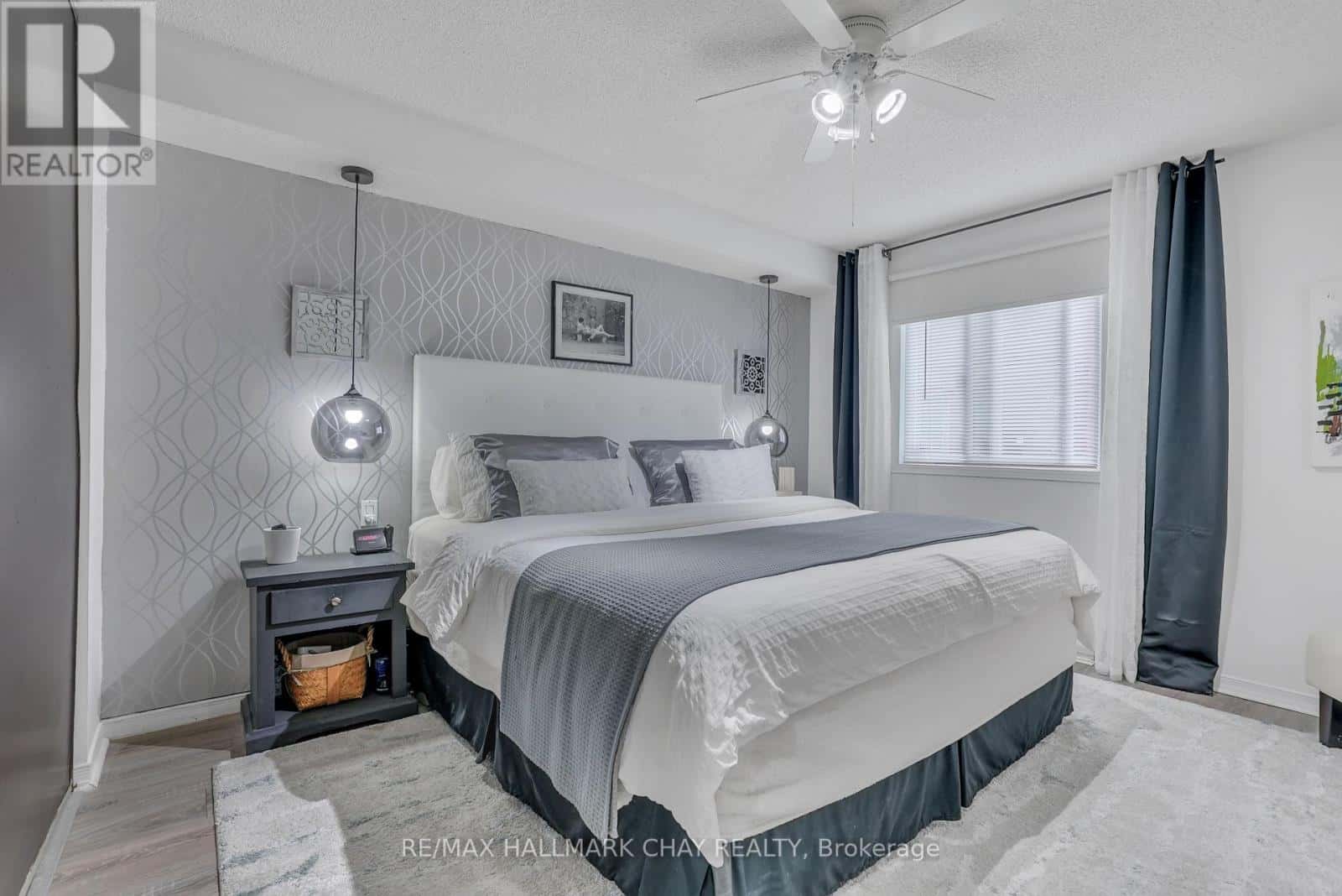 106 - 1 QUAIL CRESCENT — Barrie (Ardagh), Ontario - Photo 4 of 34