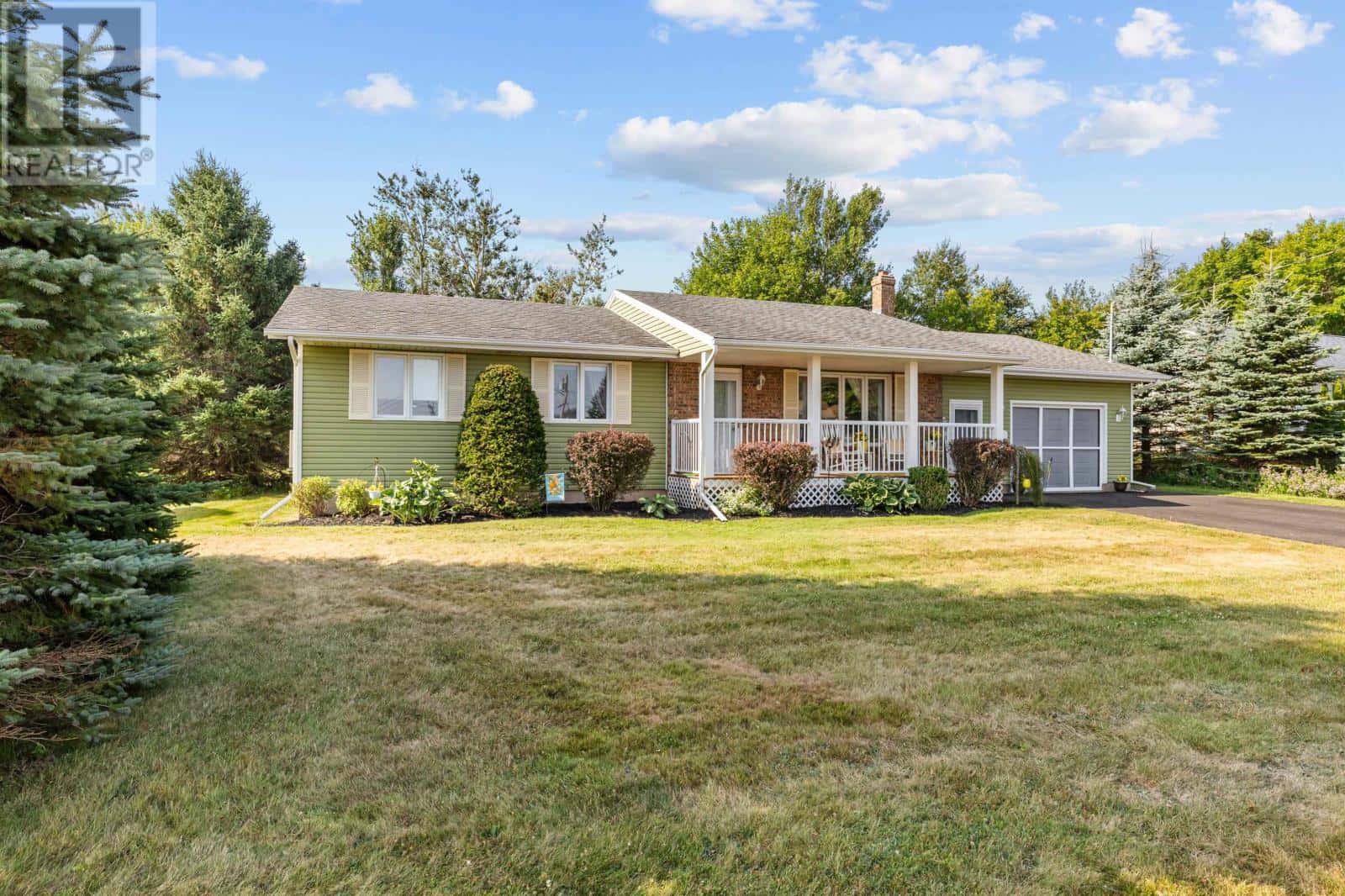 112 Burkeshire Drive — Summerside, Prince Edward Island - Photo 3 of 50