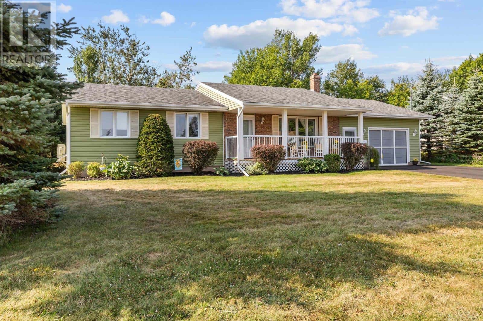 112 Burkeshire Drive — Summerside, Prince Edward Island - Photo 4 of 50