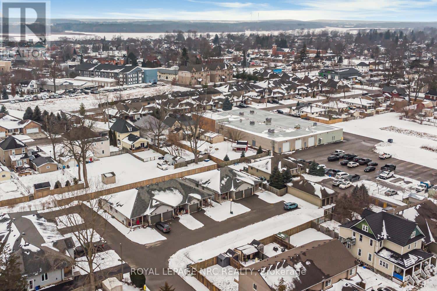 6 - 152 CROSS STREET E — Haldimand (Dunnville), Ontario - Photo 3 of 41