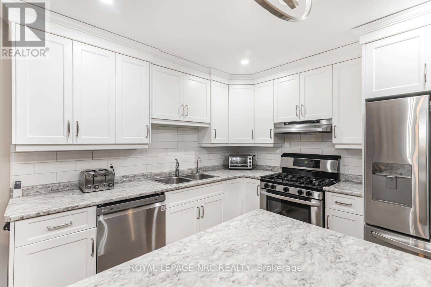 6 - 152 CROSS STREET E — Haldimand (Dunnville), Ontario - Photo 4 of 41