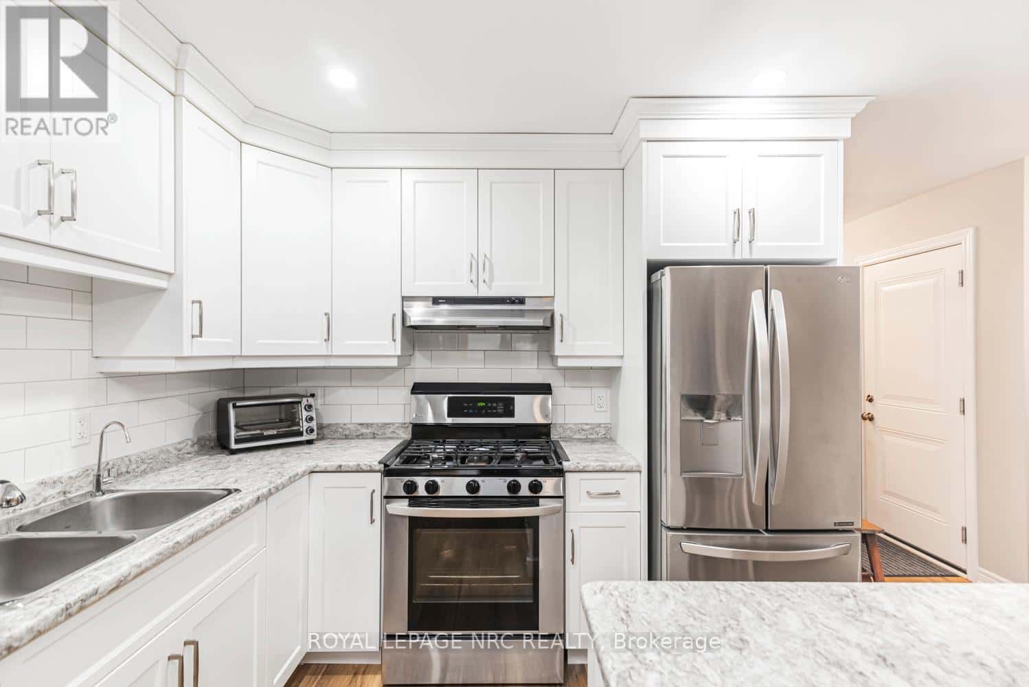 6 - 152 CROSS STREET E — Haldimand (Dunnville), Ontario - Photo 5 of 41