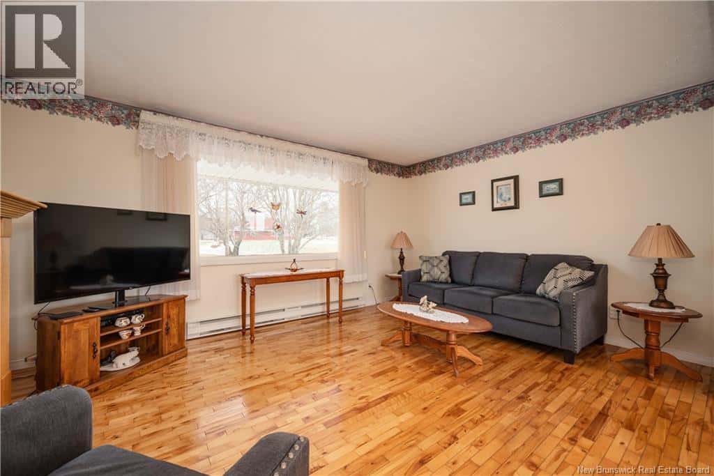 19 Legion Street — Hillsborough, New Brunswick - Photo 4 of 44