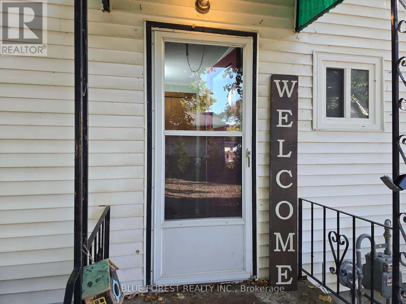 138 CENTRE STREET — West Elgin (Rodney), Ontario - Photo 5 of 36