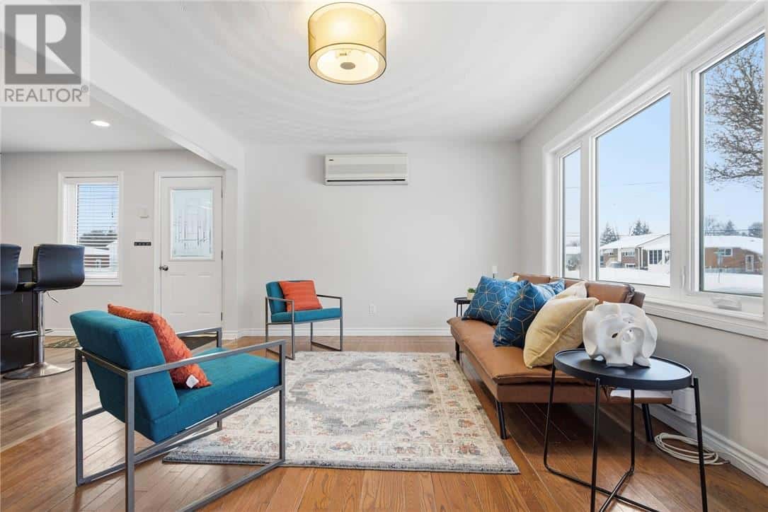 547 Alexander — Sudbury, Ontario - Photo 4 of 38