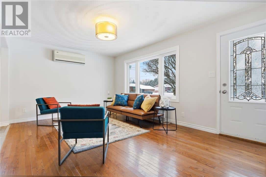 547 Alexander — Sudbury, Ontario - Photo 5 of 38