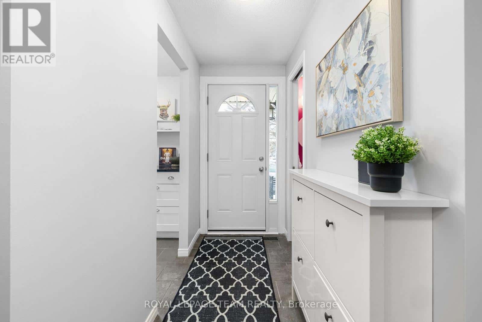 35 MALVERN DRIVE — Ottawa, Ontario - Photo 3 of 36