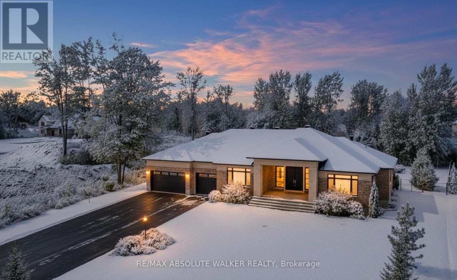 700 MCMANUS AVENUE — Ottawa, Ontario - Main photo