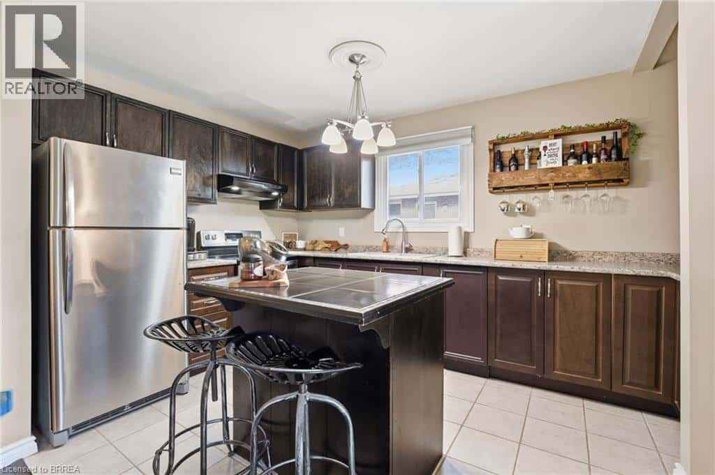 7 ACRES Street — Paris, Ontario - Photo 5 of 28