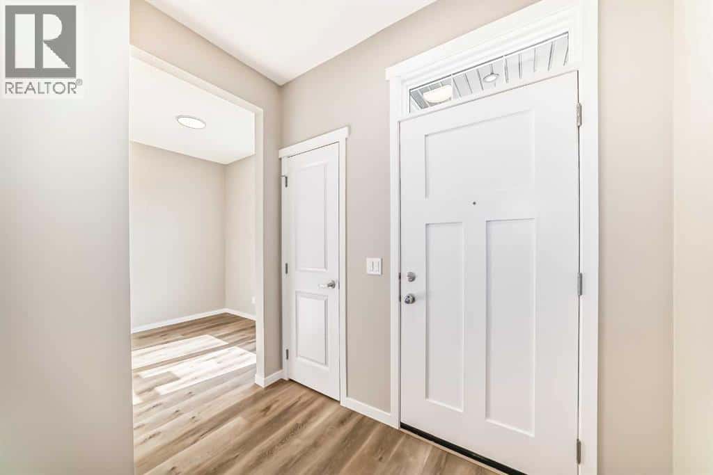 393 Hotchkiss Drive SE — Calgary, Alberta - Photo 2 of 40