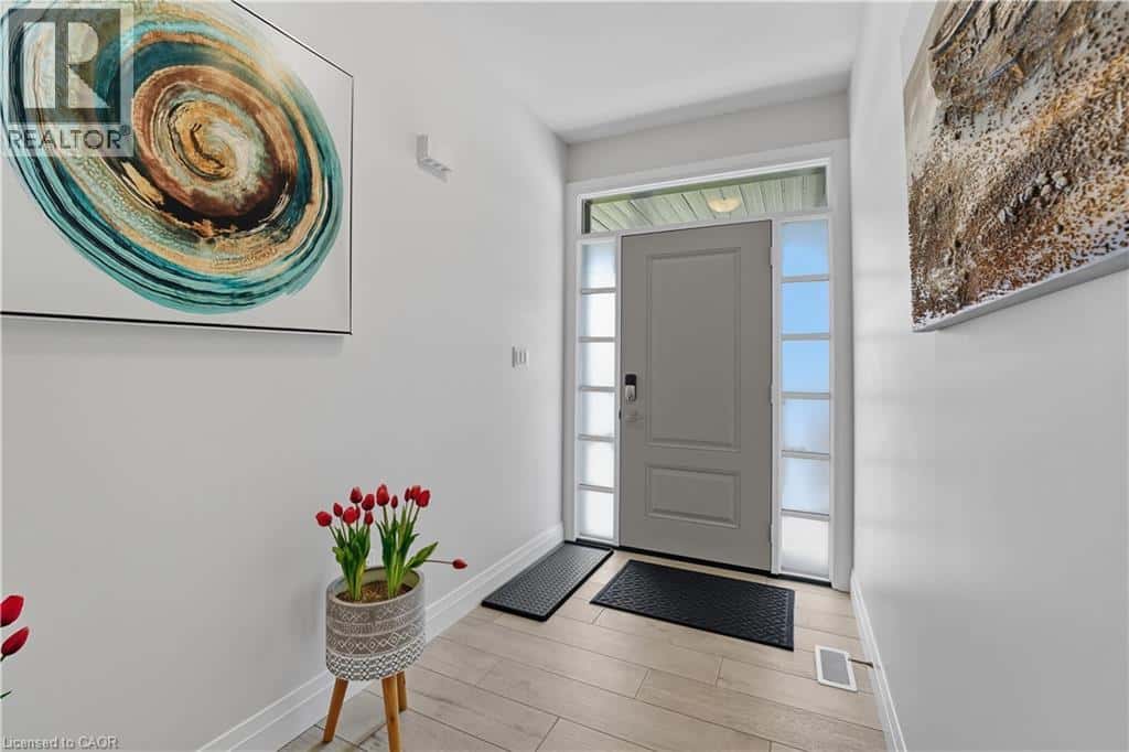 106 CUTTING Drive — Elora, Ontario - Photo 3 of 43