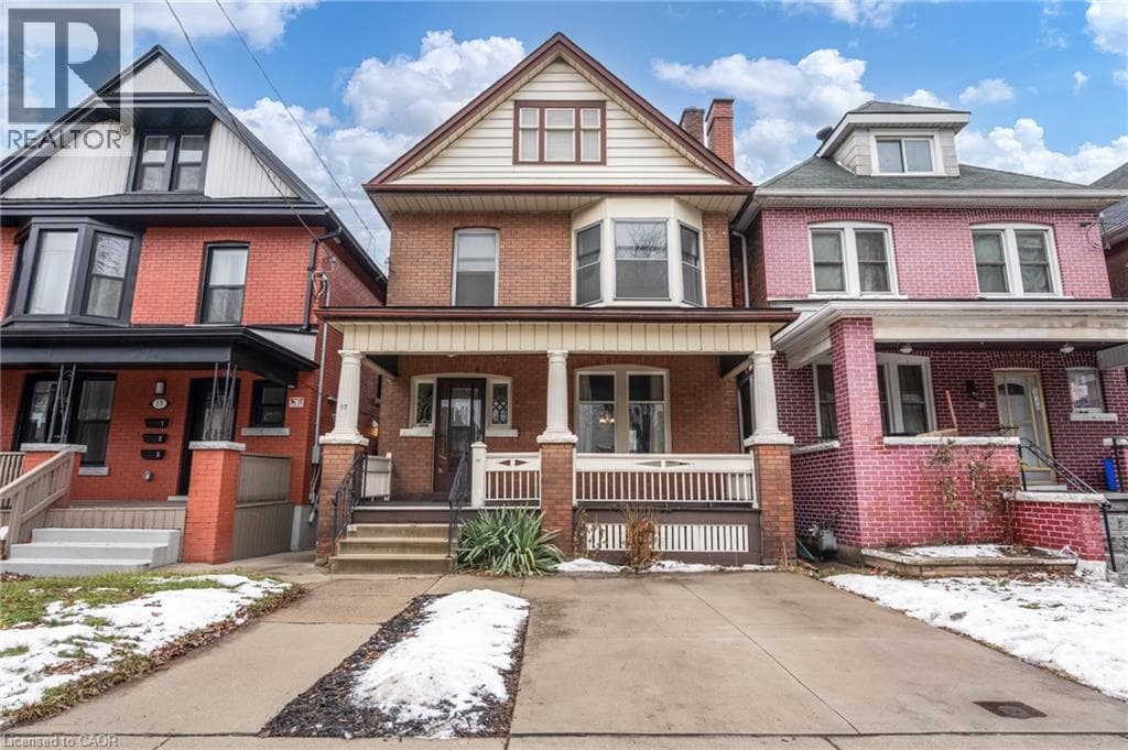 17 BARNESDALE Avenue N — Hamilton, Ontario - Main photo