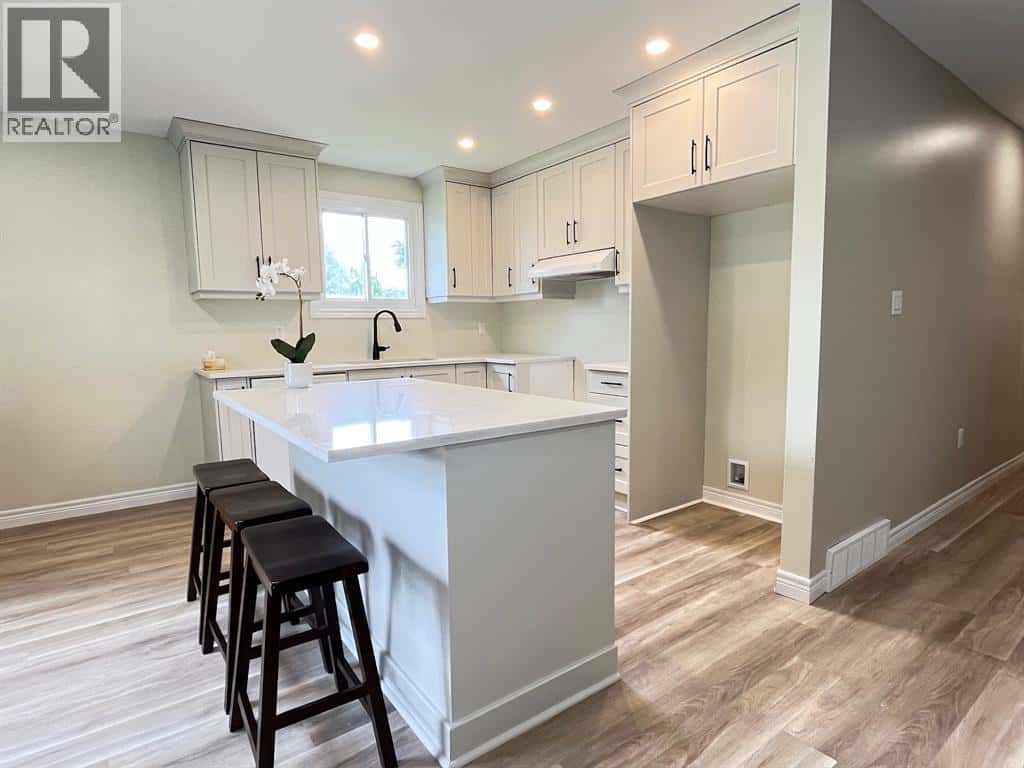 1578 COUNCILLORS STREET — St Clair, Ontario - Photo 5 of 34