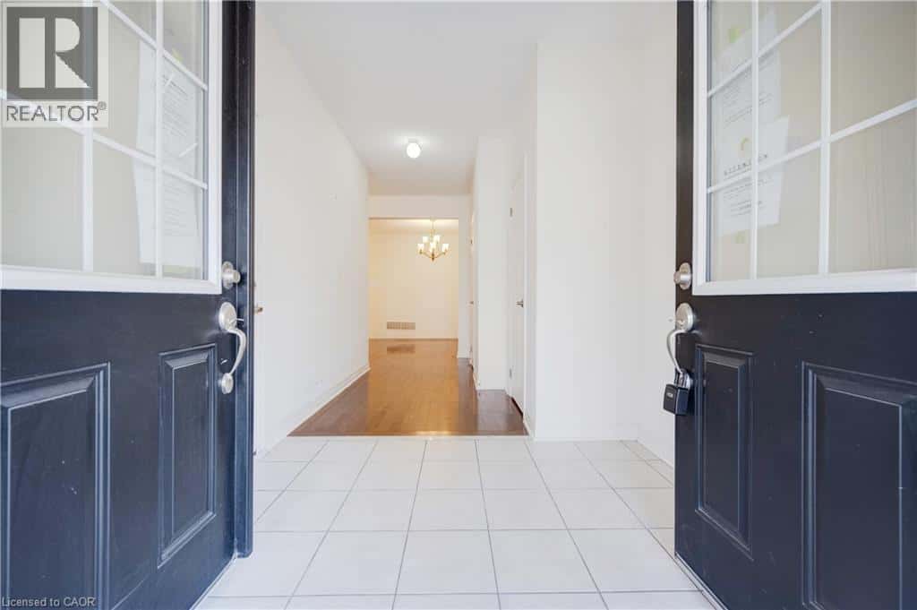 489 DOWNES JACKSON Heights — Milton, Ontario - Photo 5 of 50