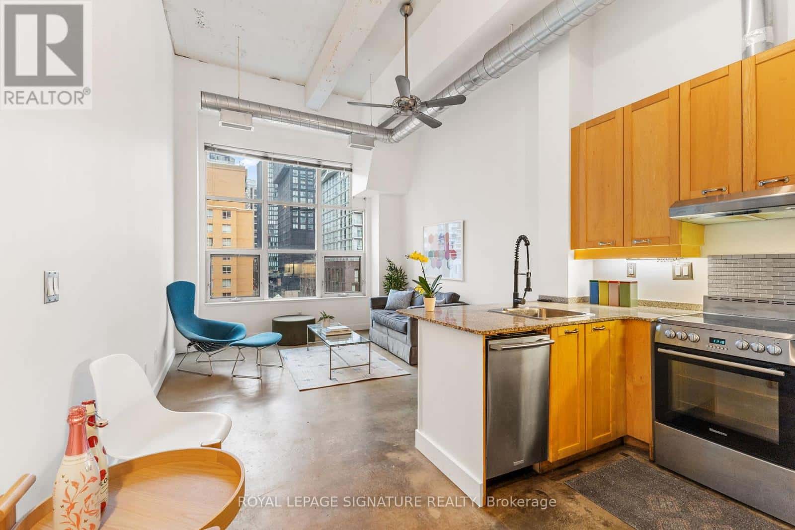 404 - 135 DALHOUSIE STREET — Toronto (Church-Yonge Corridor), Ontario - Photo 3 of 36