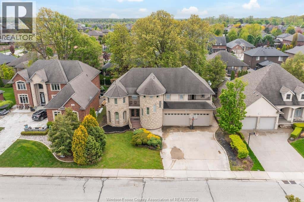 1021 CHELSEA PARKWAY — Lakeshore, Ontario - Photo 2 of 49