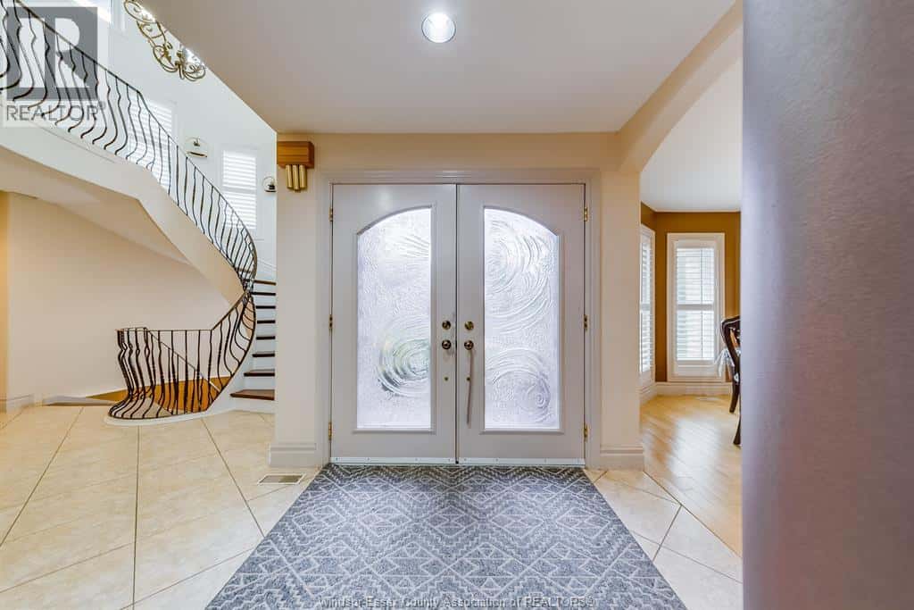 1021 CHELSEA PARKWAY — Lakeshore, Ontario - Photo 4 of 49