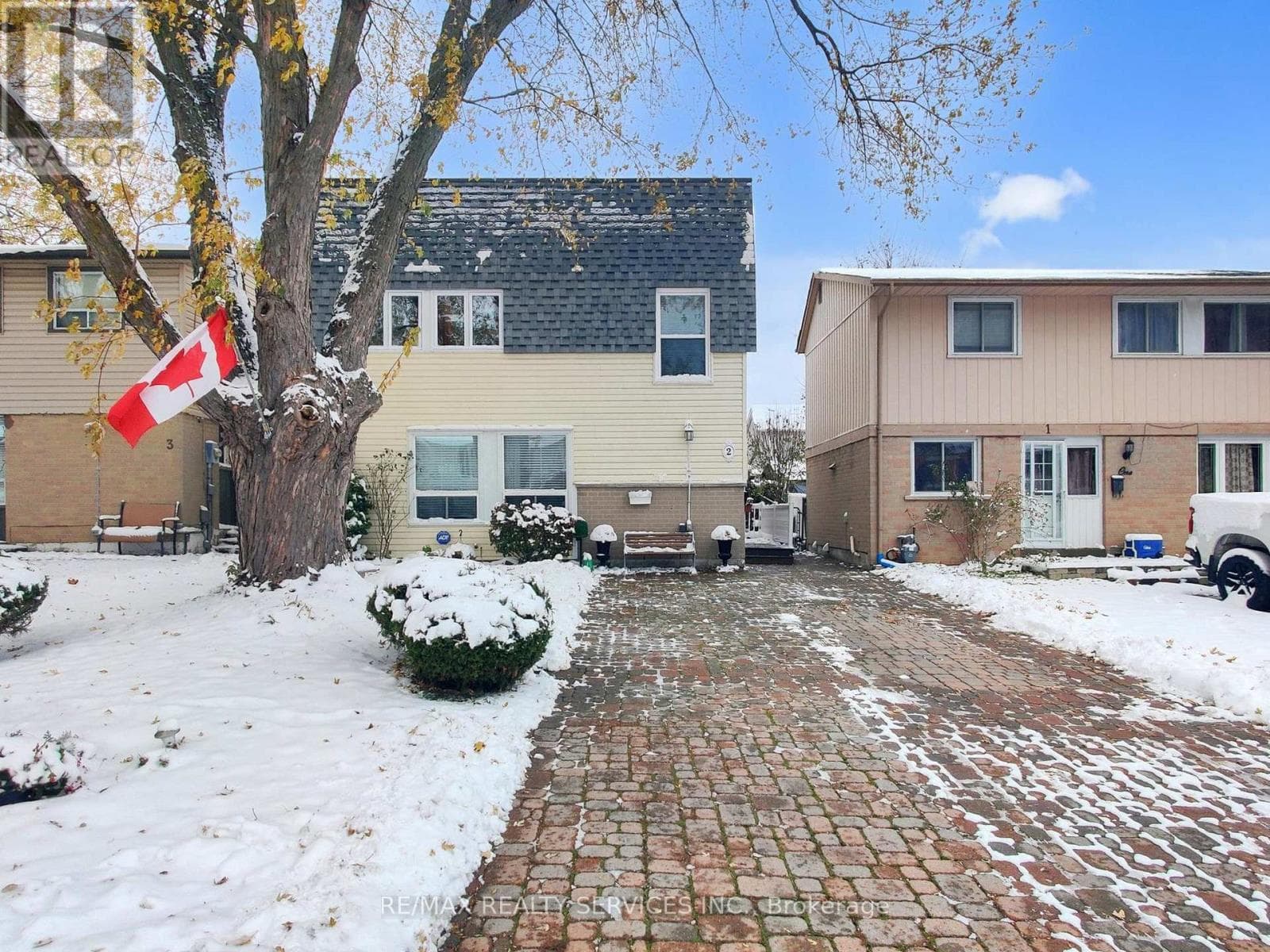 2 GROVE PARK SQUARE — Brampton (Northgate), Ontario - Main photo