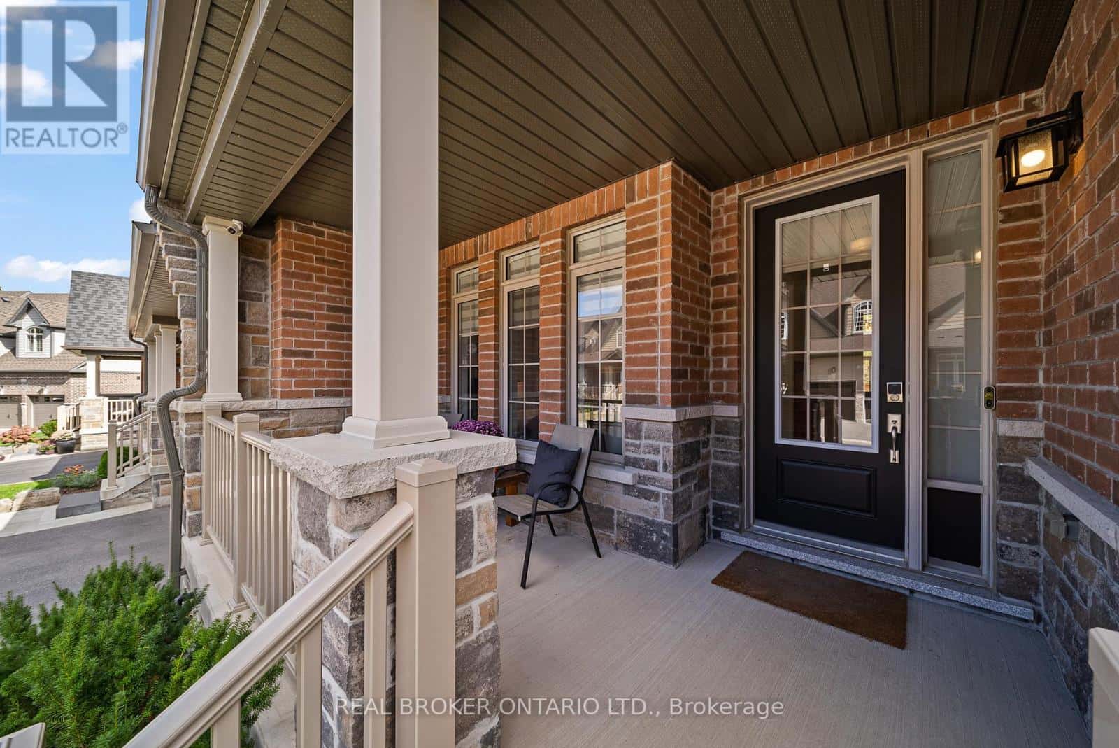 11 HOWARD WILLIAMS COURT — Uxbridge, Ontario - Photo 4 of 43