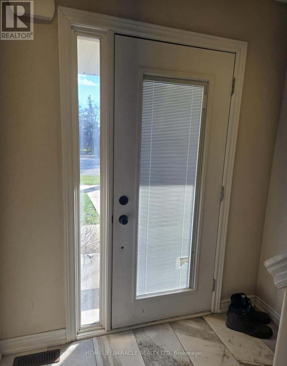 27 - 1 LEGGOTT AVENUE — Barrie (Painswick North), Ontario - Photo 5 of 28