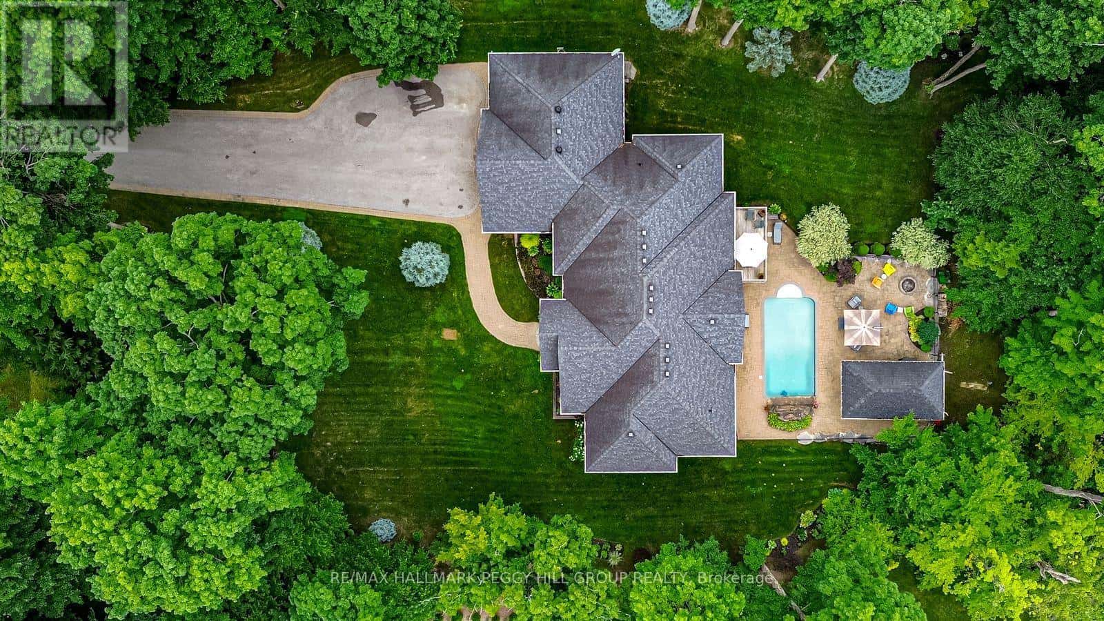 32 GALLAGHER CRESCENT — Springwater (Midhurst), Ontario - Photo 3 of 30