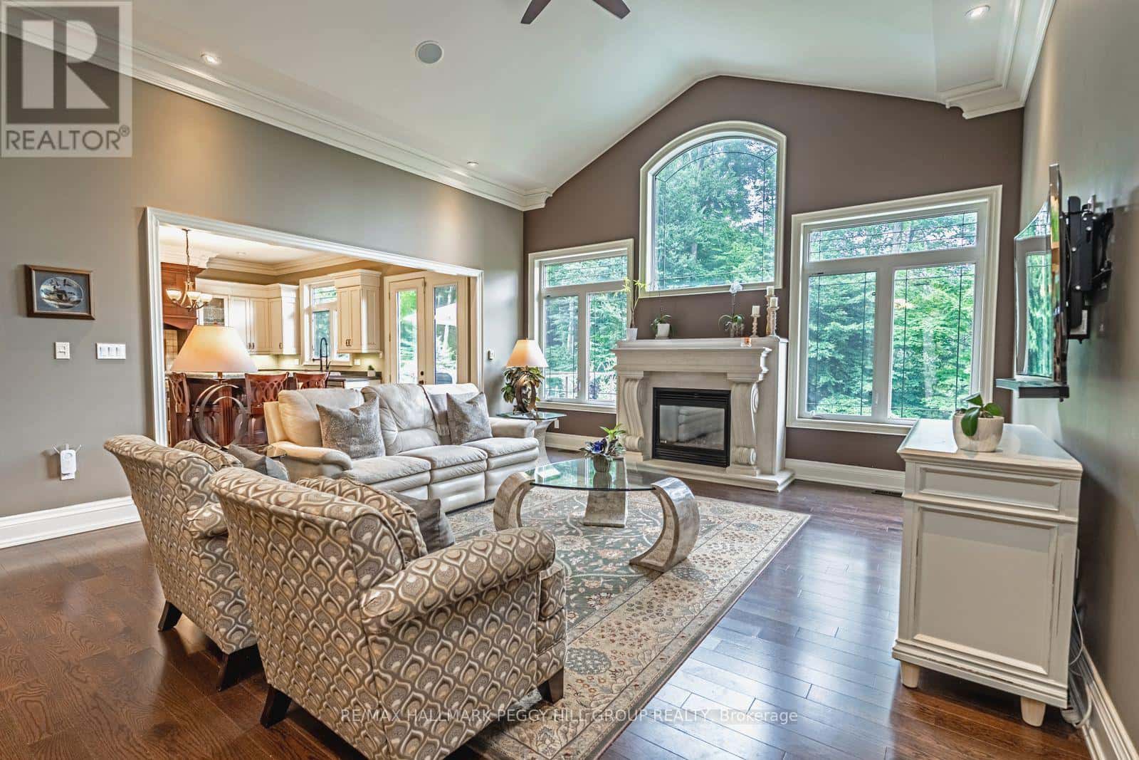 32 GALLAGHER CRESCENT — Springwater (Midhurst), Ontario - Photo 4 of 30