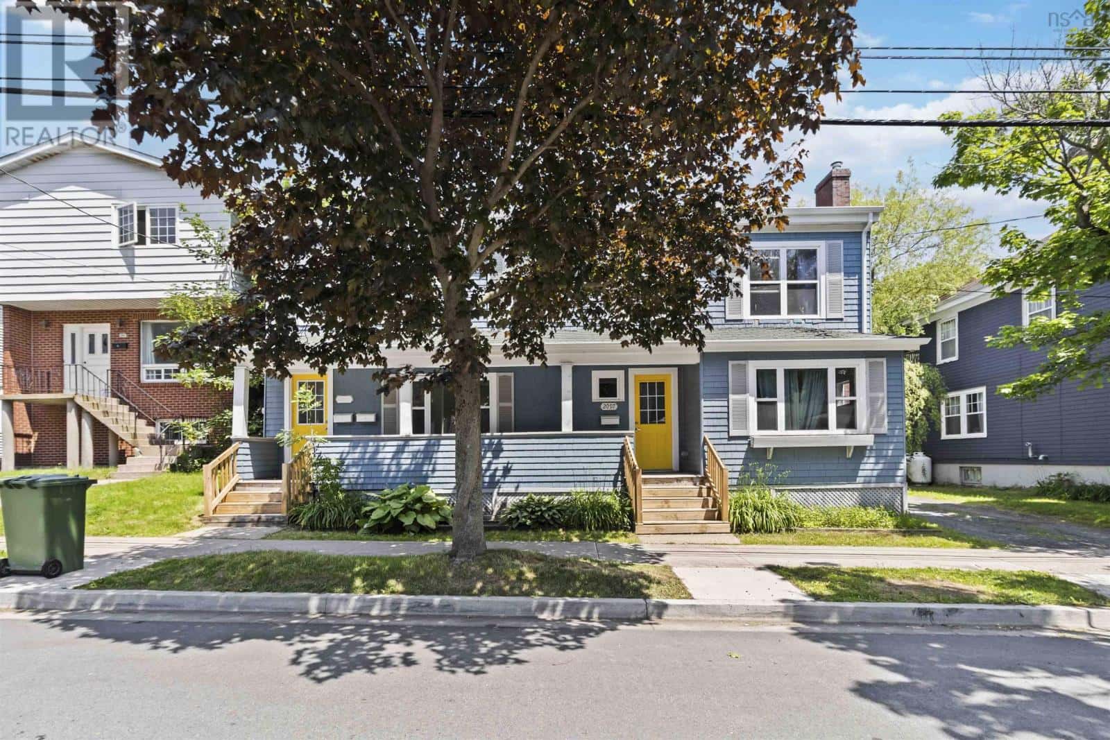 2097 2099 2099A Oxford Street — Halifax, Nova Scotia - Photo 2 of 50