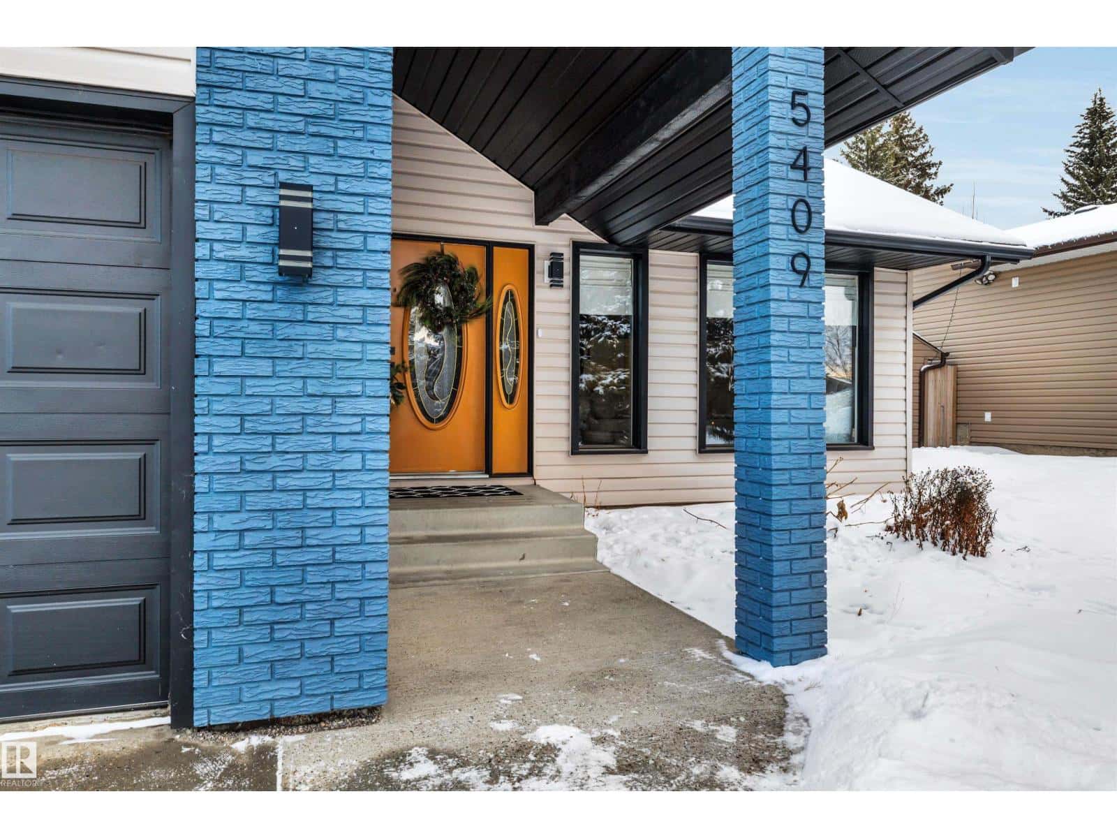 5409 56 ST — Beaumont, Alberta - Photo 2 of 53