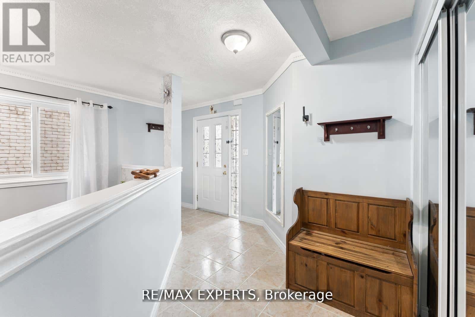 56 STEEPLERIDGE STREET — Kitchener, Ontario - Photo 5 of 48