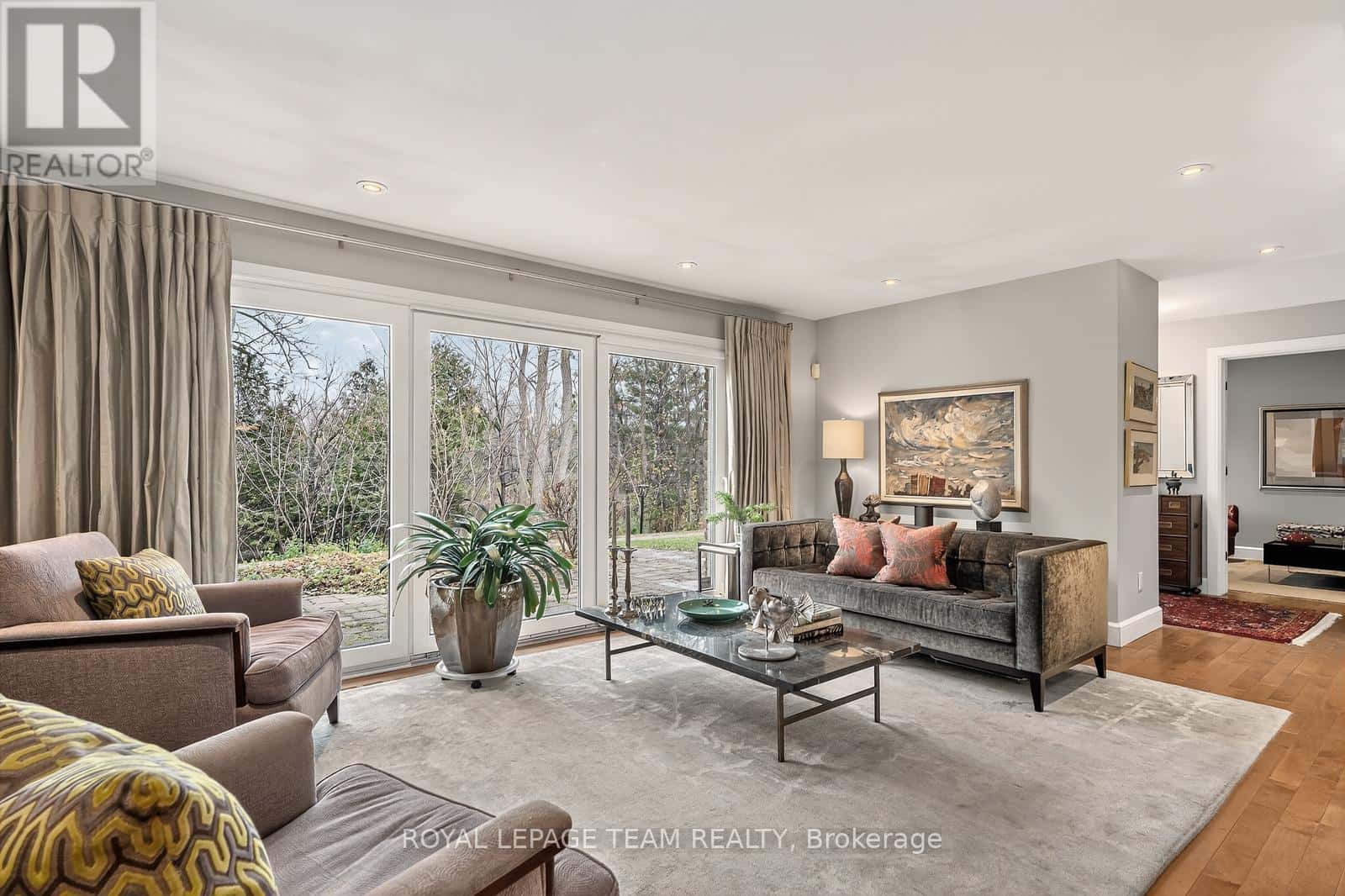 UNIT 10 - 55 WHITEMARL DRIVE — Ottawa, Ontario - Photo 4 of 35