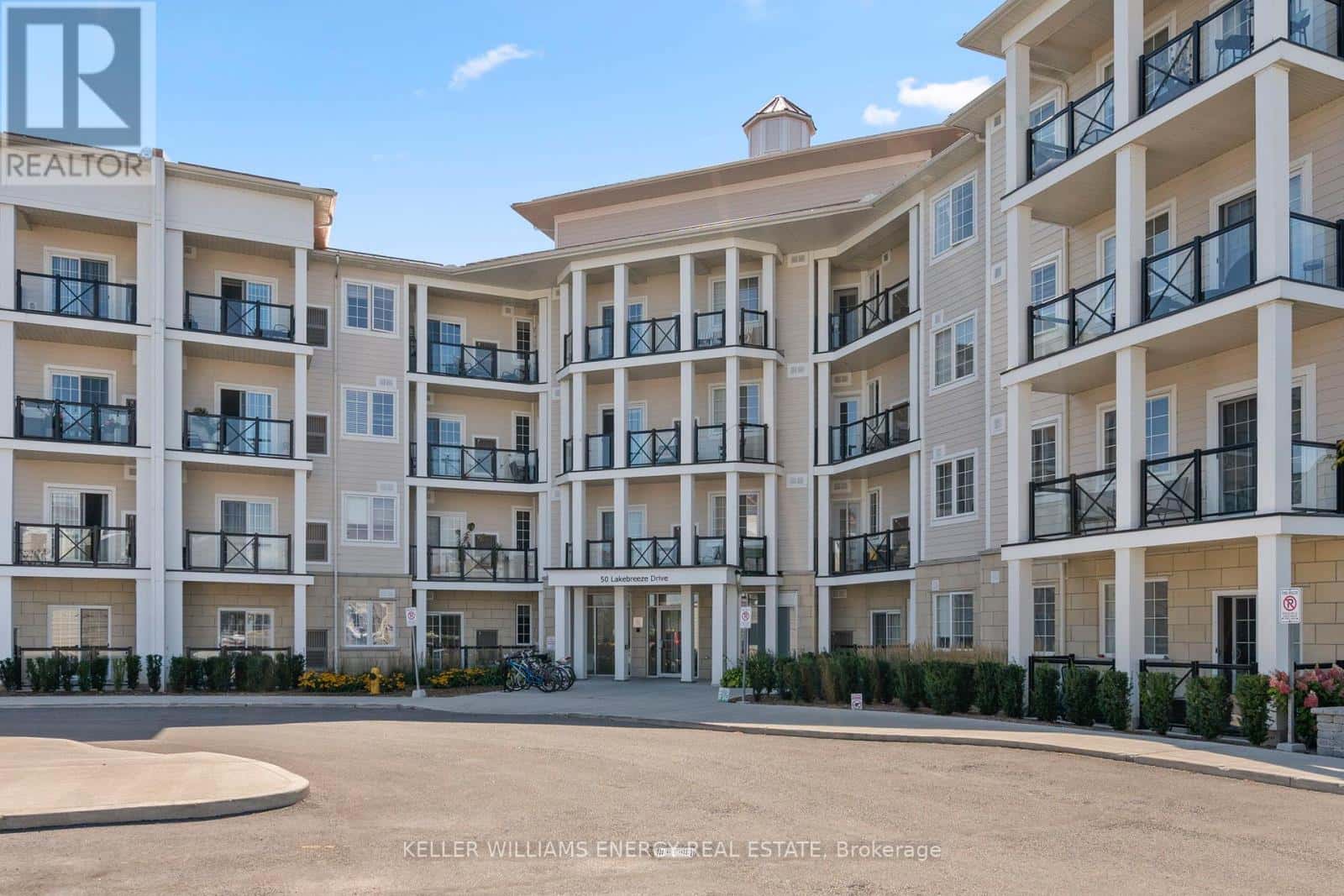 106 - 50 LAKEBREEZE DRIVE — Clarington (Newcastle), Ontario - Photo 4 of 28