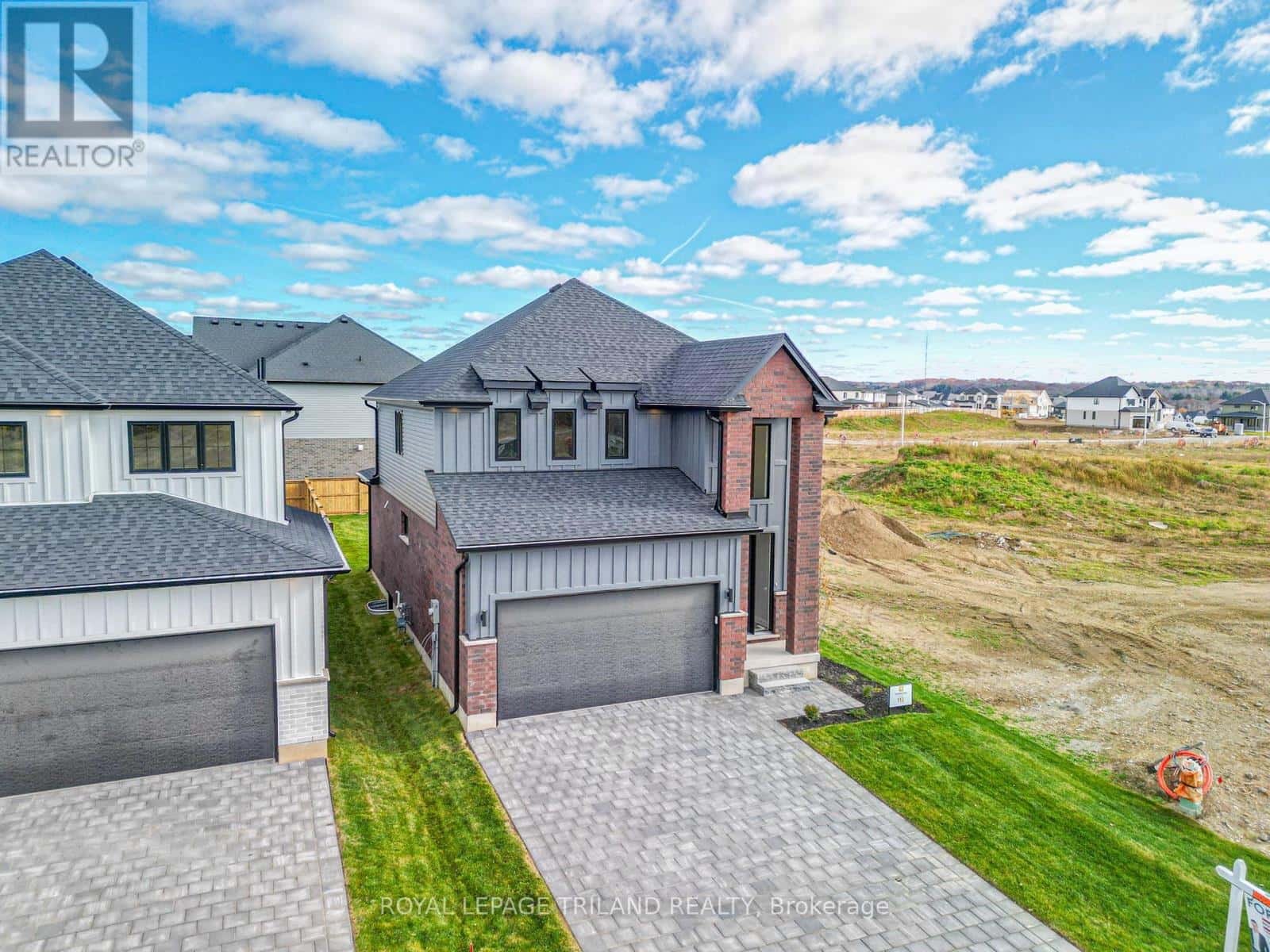 27 ALLISTER DRIVE — Middlesex Centre (Kilworth), Ontario - Photo 3 of 40